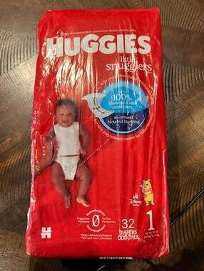 Huggies Little Snugglers Baby Diapers, Size 1 (Up to 14 lb), 32 Count